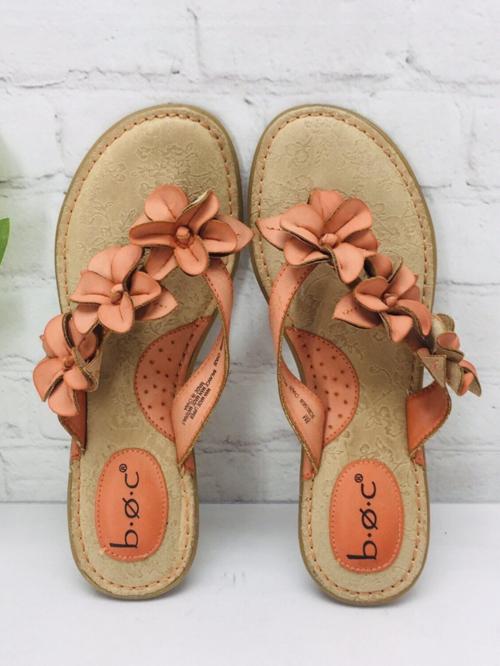B.O.C. Born Women’s Thong Sandals 8M Orange Leather Flower Flip Flop Slide Flat